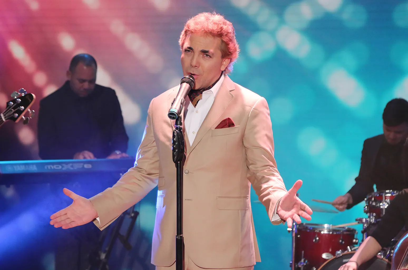 Cristian Castro live performance